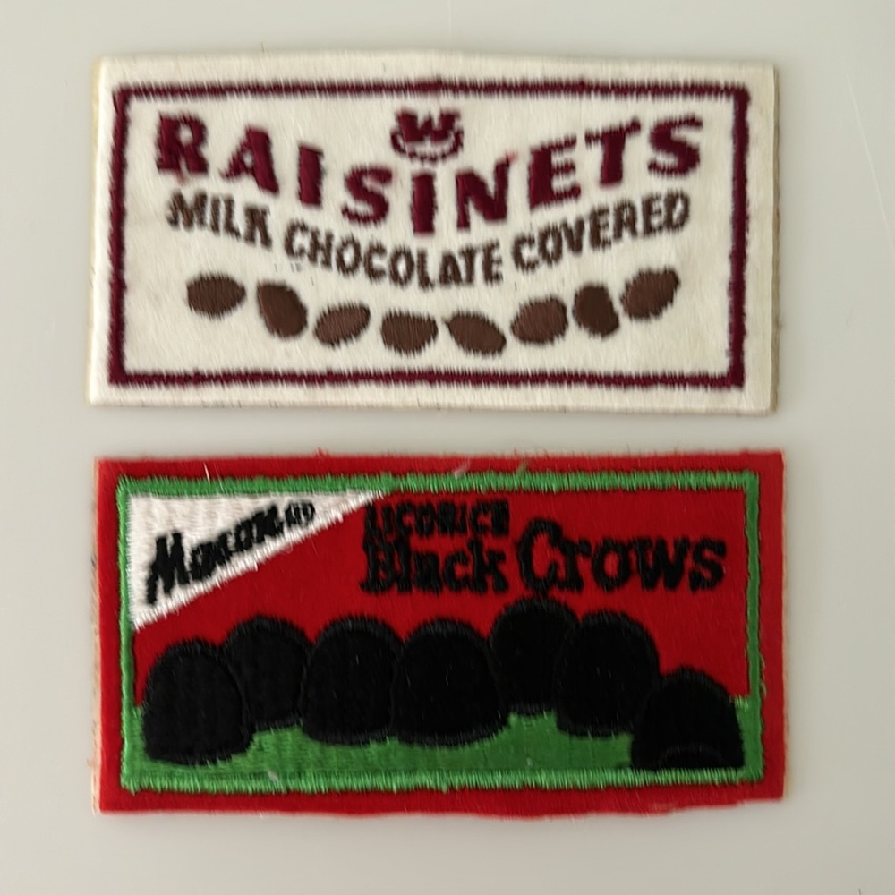 VTG Sta-Ons Self Sticking Candy Velvet Embrodered PATCHES Raisinets & Black Crow